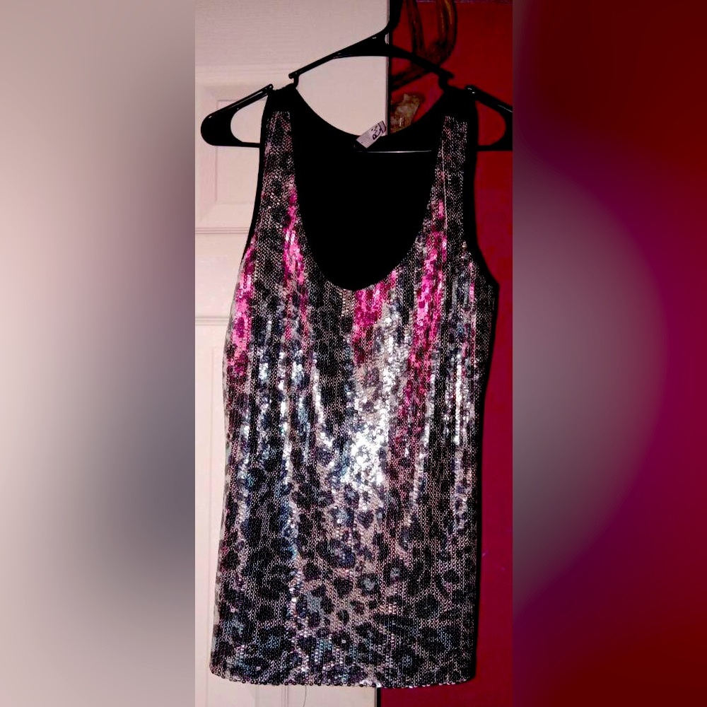 Shiny tank top